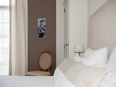 La - Chambres D'hotes Bed and breakfast *